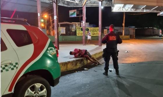 Usuário de drogas leva "salve" em boca de fumo e é encontrado machucado no terminal de VG.