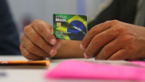 Segundo a pasta o empréstimo consignado para beneficiários do Auxílio Brasil já está disponível