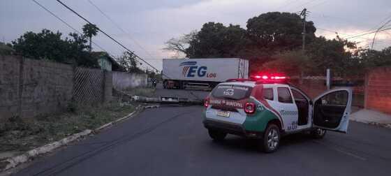 poste derrubado; Jardim dos Estados; chácara; vereador; Galibert; Várzea Grande; VGN 