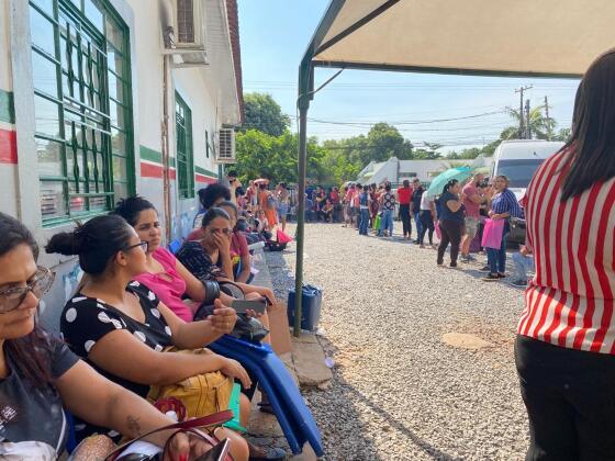 Filas na Secretaria de Assistência Social para o curso de técnico de enfermagem 