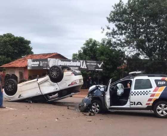 Os dois PMs ficaram feridos e foram levados para unidades de saúde.