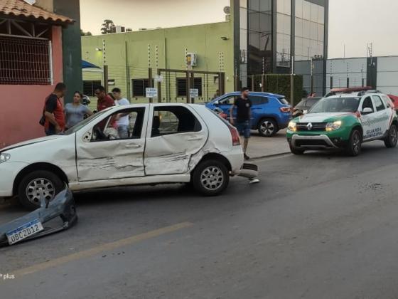 Motorista sem CNH invade preferencial e causa acidente em VG