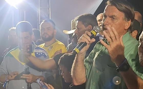 Se reeleito, Bolsonaro promete frear Judiciário 
