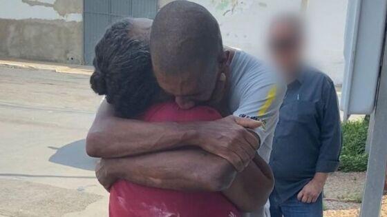 reencontro; mãe; filho; CPA; 35 anos; VGN