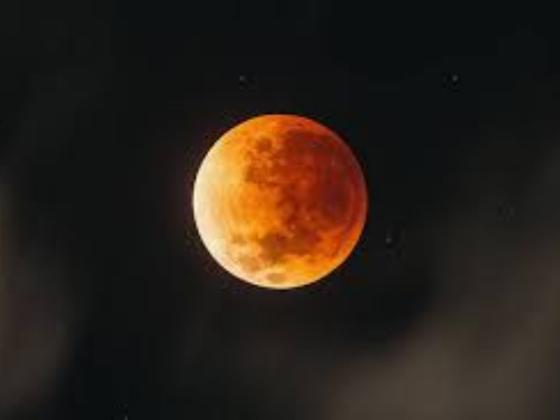 Eclipse lunar total desta terça (8) terá Lua de sangue; veja como acompanhar