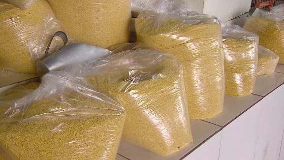 Farinha de mandioca será o único alimento que a Seleção vai transportar para o Catar 