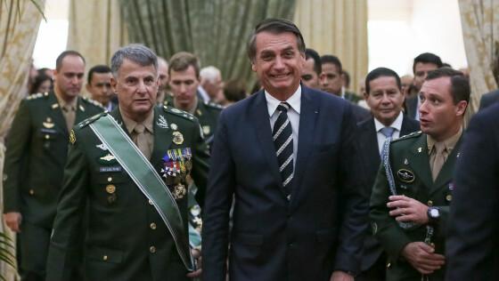 bolsonaro_militares