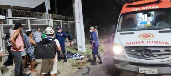 Jovem, 19 anos, colide moto contra poste de energia e morre no local em VG