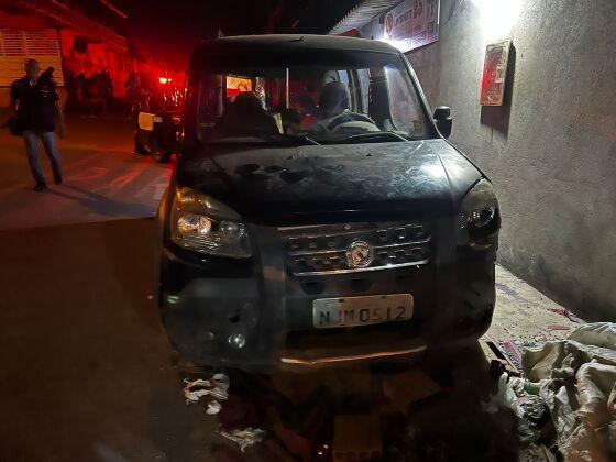 Policial penal supostamente alcoolizado invade preferencial e atropela seis pessoas em Cuiabá