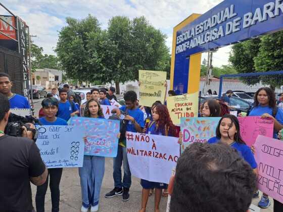 Manifestação Adalgisa de Barros