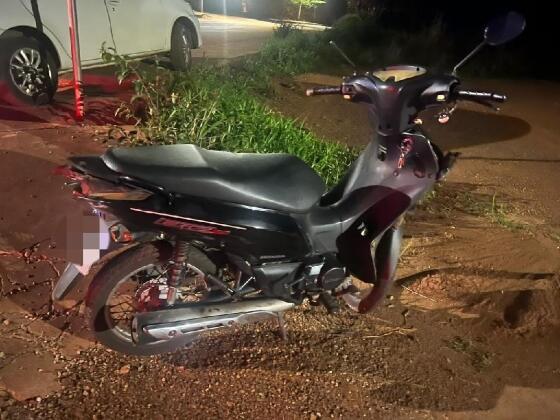 Jovem que invadiu preferencial e bateu em motocicleta é presa.