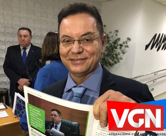 Botelho diz que retorno "esmagador" da maioria dos deputados é inédito no país.