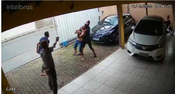 Sargento da PM tem residência em Cuiabá invadida por três criminosos.