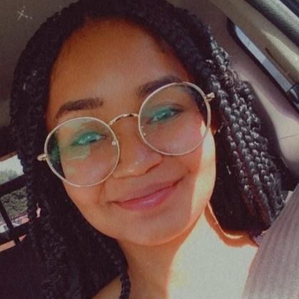 Jovem morre em colisão entre carro e moto.