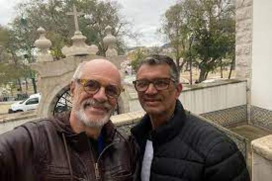 Marcos Caruso se casa com o namorado aos 70 anos em Lisboa, em Portugal