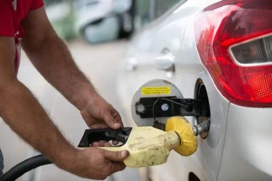 Gasolina terá uma redução de 5,3%