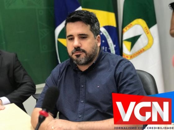 Salomão assume o lugar de Suelen Alliend.