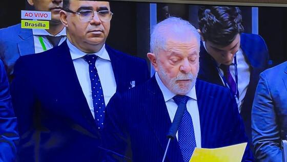 Lula faz discurso e agradece voto de confiança
