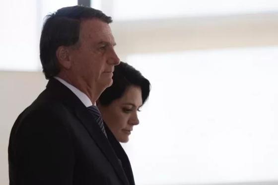 PL desiste de pagar aluguel de Bolsonaro e garante salário a Michelle