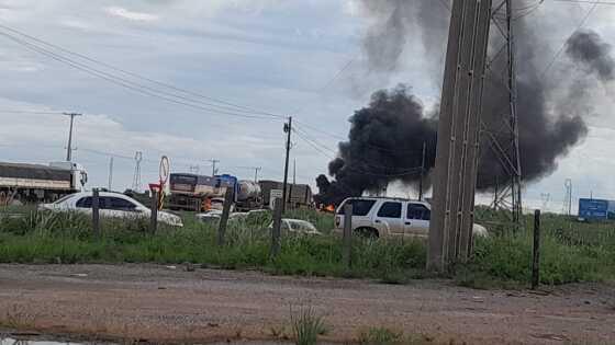 Atos terroristas em Brasília repletem em MT e bolsonaristas fecham rodovias.