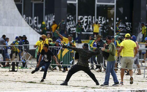 Sindspen-MT confirmou que uma policial penal está entre as pessoas detidas por participação nos atos antidemocráticos em Brasília