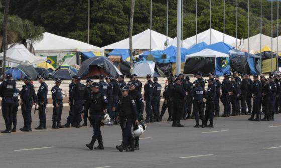 PM e Exército desocupam acampamento golpista no DF; 1.200 são presos, diz Ministério da Justiça