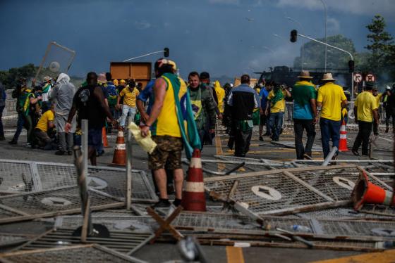 Golpistas tentam bloquear refinarias em SP, RS e MG; veja situação nos estados