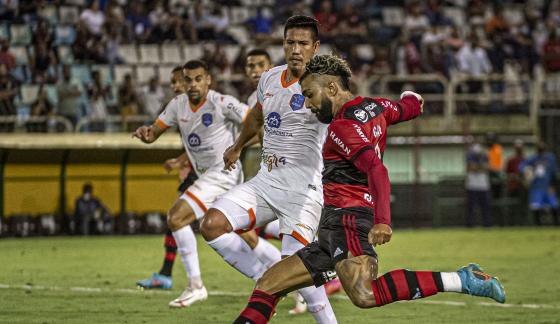 Flamengo acorda no 2° tempo, vence Audax com time B e larga na ponta do Carioca