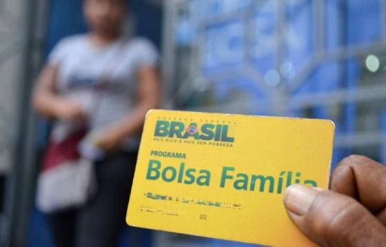 Governo quer acelerar mudanças no Bolsa Família e pagar R$ 150 extras por criança em março