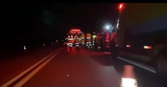 Motorista morre após carreta tombar na estrada de Jangada.