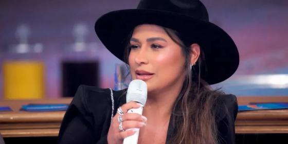 Simone dá a entender que foi bloqueada nas redes sociais pela irmã Simaria