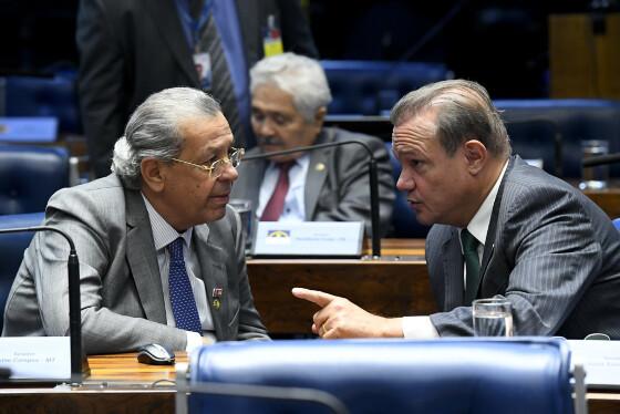 Senadores Jayme Campos (União) e Wellington Fagundes (PL)