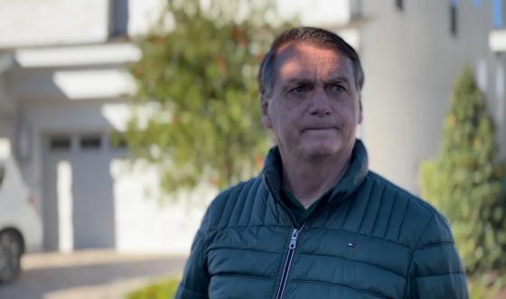 Bolsonaro quebra silêncio e diz que cometeu “deslizes” no governo