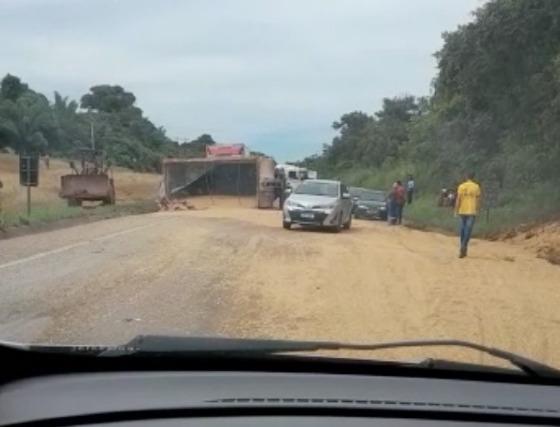 O condutor da carreta assinou o termo de recusa de encaminhamento médico