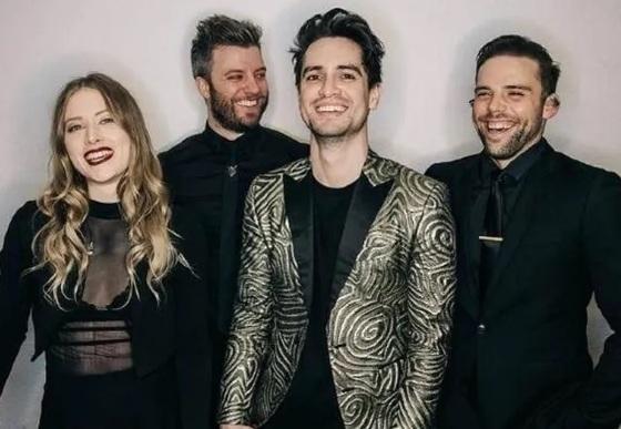 O vocalista Brendon Urie anunciou, nesta terça-feira (24), que o Panic! At the Disco chegou ao fim.