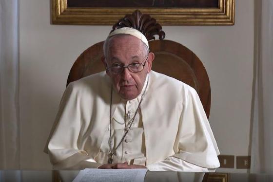 Homossexualidade não é crime, mas é pecado, diz papa Francisco