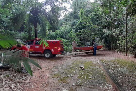 Corpo com cabeça coberta com pano é encontrado boiando no Rio Vermelho.