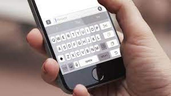 Mulher atira em namorado em motel por causa de mensagem em celular