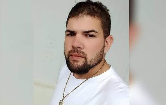 Homem é executado em bar com pelo menos 16 tiros em MT.