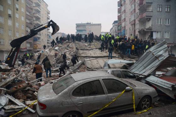Terremoto na Turquia e na Síria pode afetar 23 milhões, diz OMS; mortes sobem a 5.000