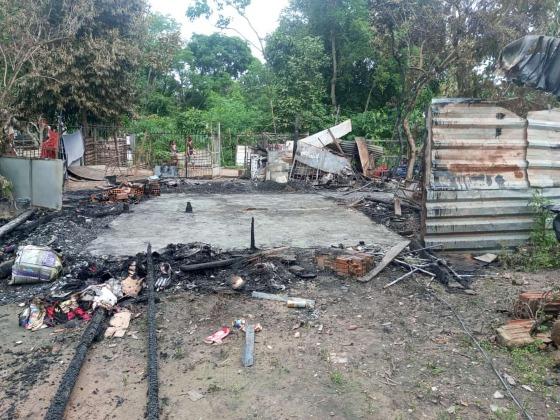 Moradora de Cuiabá pede doações após ter casa destruída por fogo