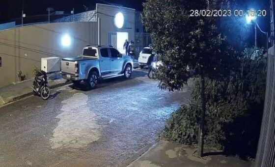 Criminosos encapuzados e armados invadem festa e sequestram homem em MT