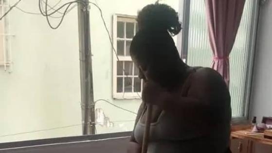 Diarista é proibida de esquentar marmita: 'Só pra moradores'