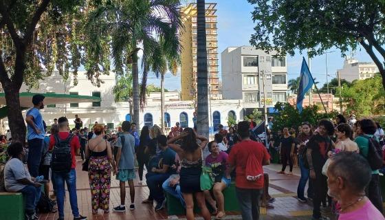 O movimento aconteceu na Praça Ipiranga, em Cuiabá