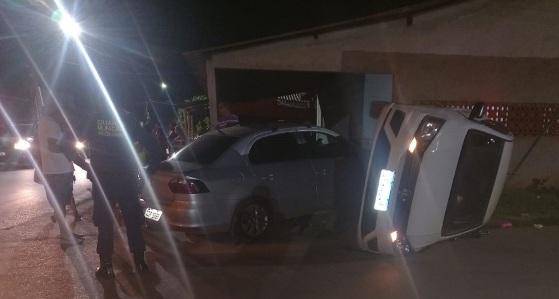 Motorista bêbado causa acidente e capota veículo em avenida de VG.