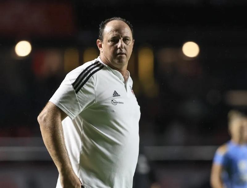 Com 'últimos zagueiros' disponíveis no São Paulo, Rogério Ceni