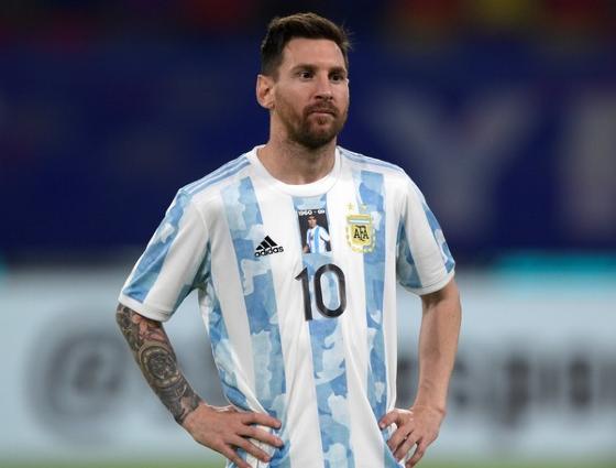 Para onde vai Messi? MLS mexe até em calendário para ter o craque