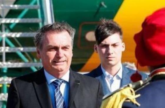 Filho de Bolsonaro, Jair Renan ganha cargo de R$ 9,5 mil no Senado