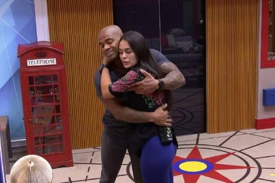  Black e Larissa vencem Prova do Anjo; Ricardo e Marvvila estão no Monstro