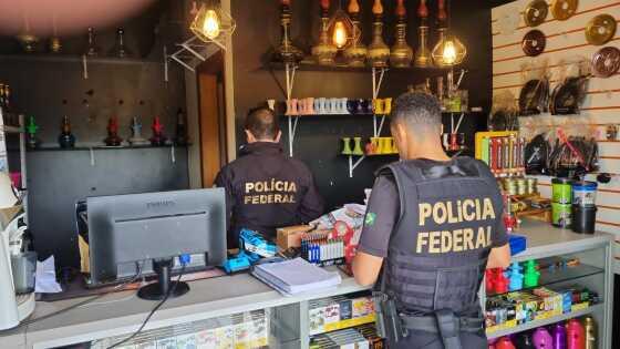 A PF e a PRF interceptaram quase duas toneladas de cocaína ligadas ao grupo, tendo sido identificados mais de R$ 5 milhões em patrimônio durante a apuração dos fatos